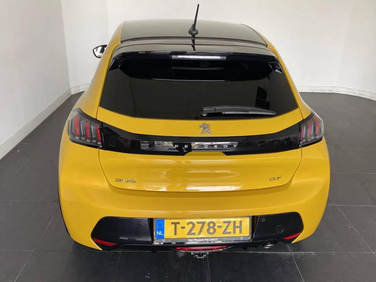 1.2 GT Pack 100 l CLIMATE | STOELVERWARMING| ADAPTIVE CRUISE | NAV | CARPLAY ANDROID | ZWART DAK | TREKHAAK | 50 DKM |