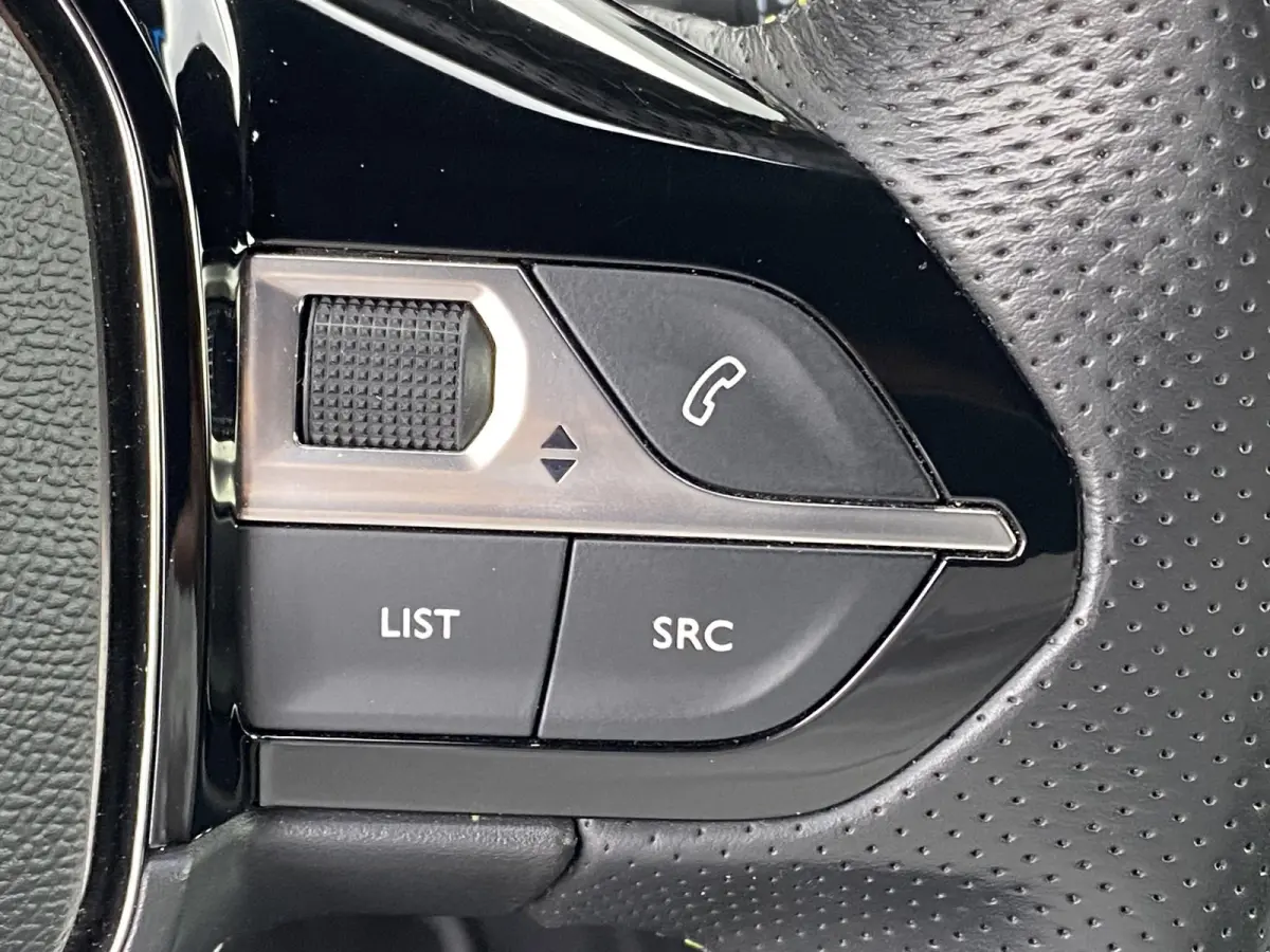 1.2 GT Pack 100 l CLIMATE | STOELVERWARMING| ADAPTIVE CRUISE | NAV | CARPLAY ANDROID | ZWART DAK | TREKHAAK | 50 DKM |