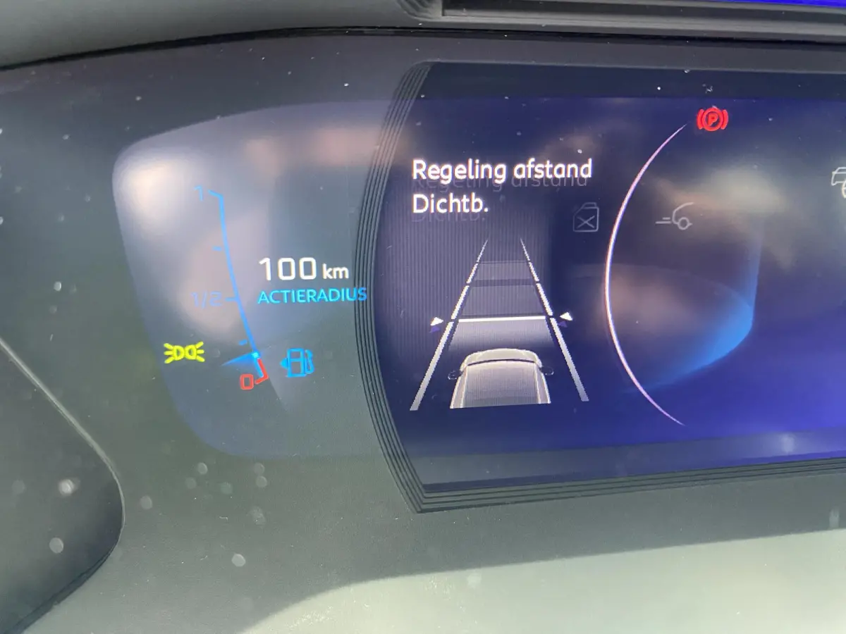1.2 GT Pack 100 l CLIMATE | STOELVERWARMING| ADAPTIVE CRUISE | NAV | CARPLAY ANDROID | ZWART DAK | TREKHAAK | 50 DKM |