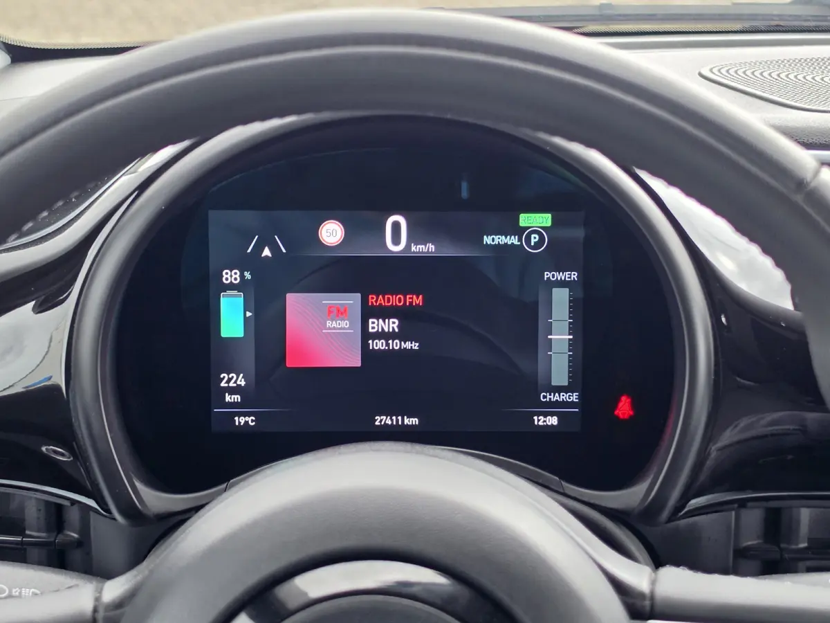 Icon 42 kWh | Apple Carplay/Andriod Auto | Climate control | Navi