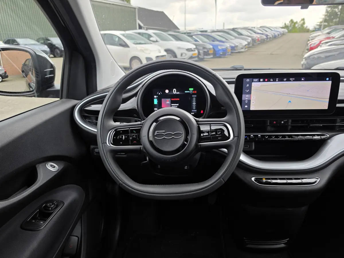Icon 42 kWh | Apple Carplay/Andriod Auto | Climate control | Navi
