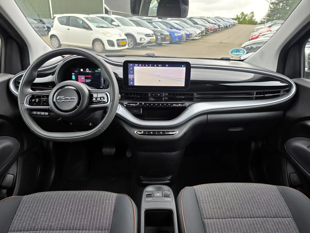 Icon 42 kWh | Apple Carplay/Andriod Auto | Climate control | Navi