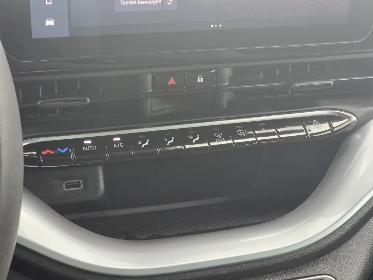 Icon 42 kWh | Apple Carplay/Andriod Auto | Climate control | Navi