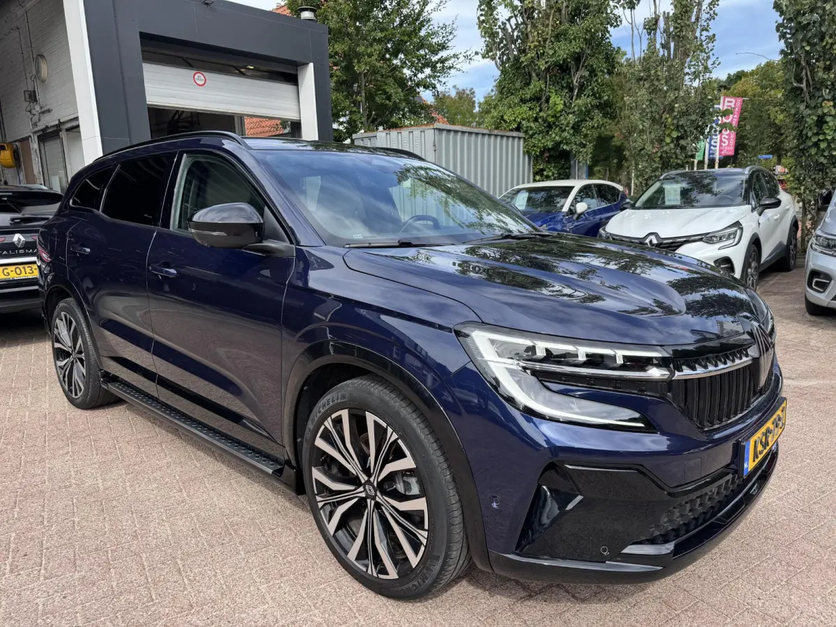 E-Tech full hybrid 200 iconic 5P+Panodak!!