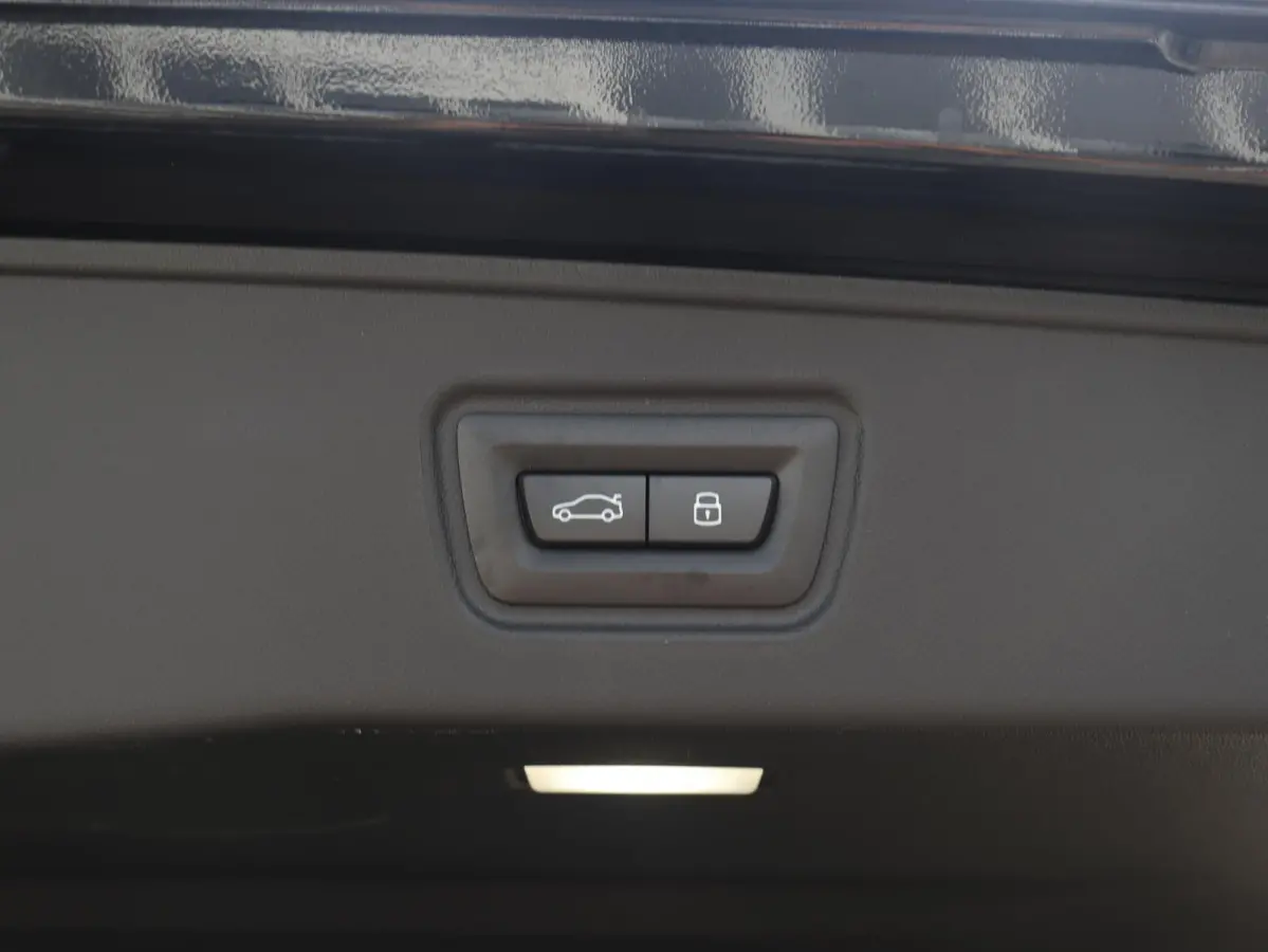 530e | M Sportp Pro | SoH 100% | Innovation Pack | Trekhaak | Panodak | M Stoelen | Driving Assistant Prof. | Parking Assist Plus | Adaptive Onderstel Prof. | Bowers & Wilkins | Stoelventila