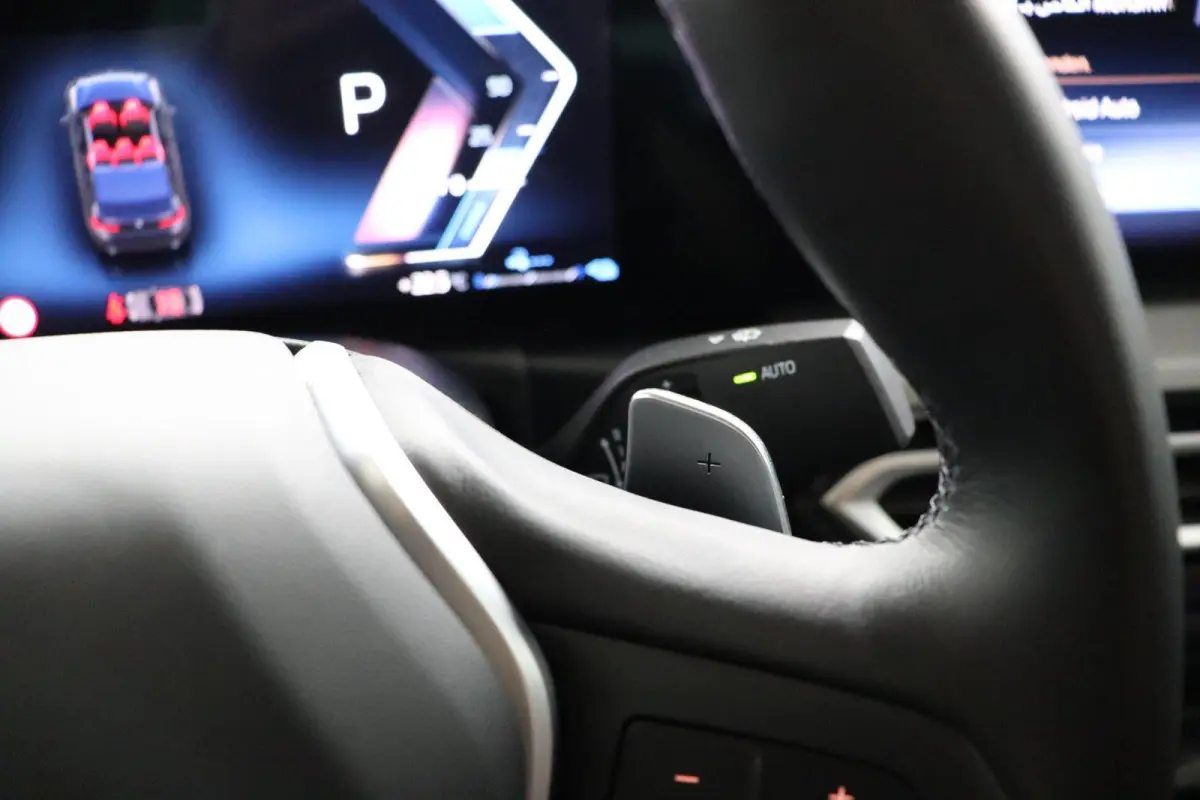 320e | SOH 99% | Lederen Sportstoelen | Camera | Parkeersensoren voor en achter | Climate Control | Cruise Control