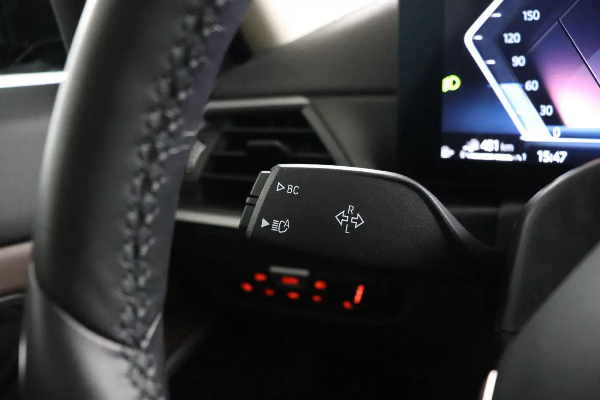 320e | SOH 99% | Lederen Sportstoelen | Camera | Parkeersensoren voor en achter | Climate Control | Cruise Control
