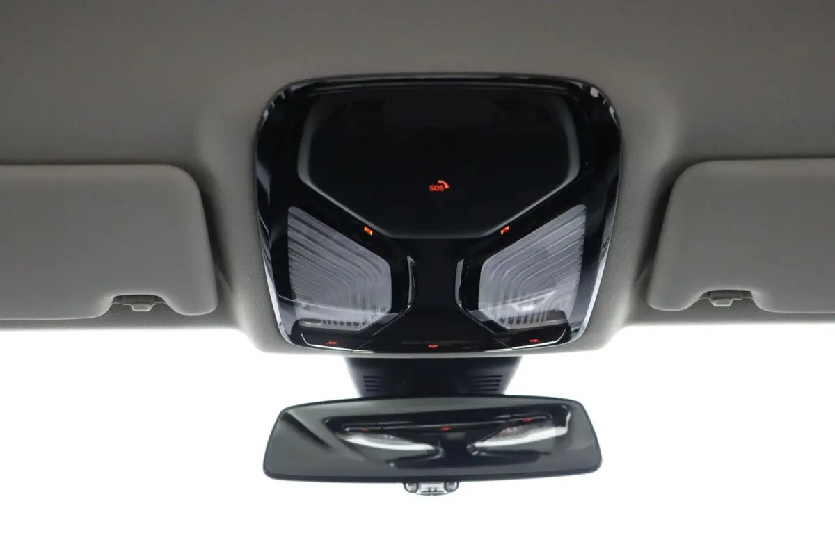 320e | SOH 99% | Lederen Sportstoelen | Camera | Parkeersensoren voor en achter | Climate Control | Cruise Control