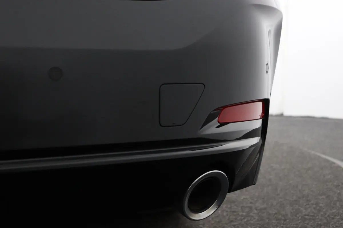 320e | SOH 99% | Lederen Sportstoelen | Camera | Parkeersensoren voor en achter | Climate Control | Cruise Control