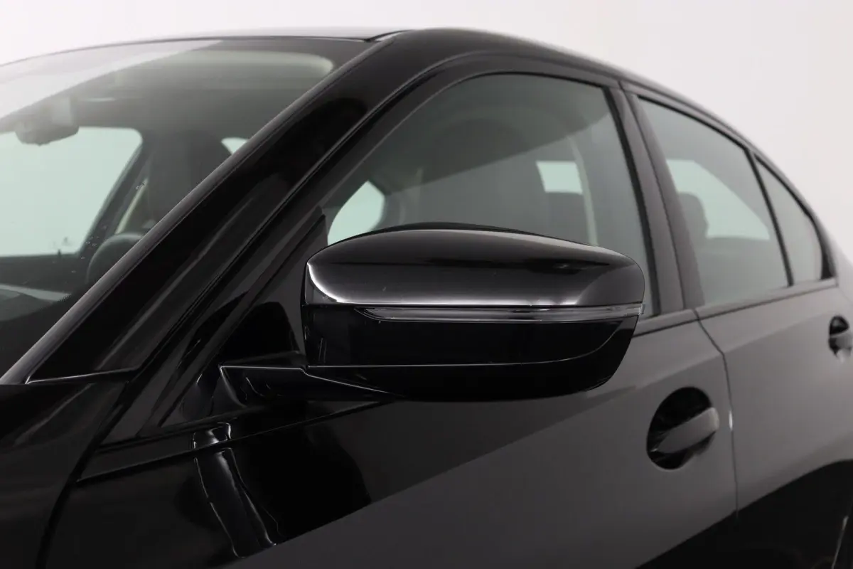 320e | SOH 99% | Lederen Sportstoelen | Camera | Parkeersensoren voor en achter | Climate Control | Cruise Control