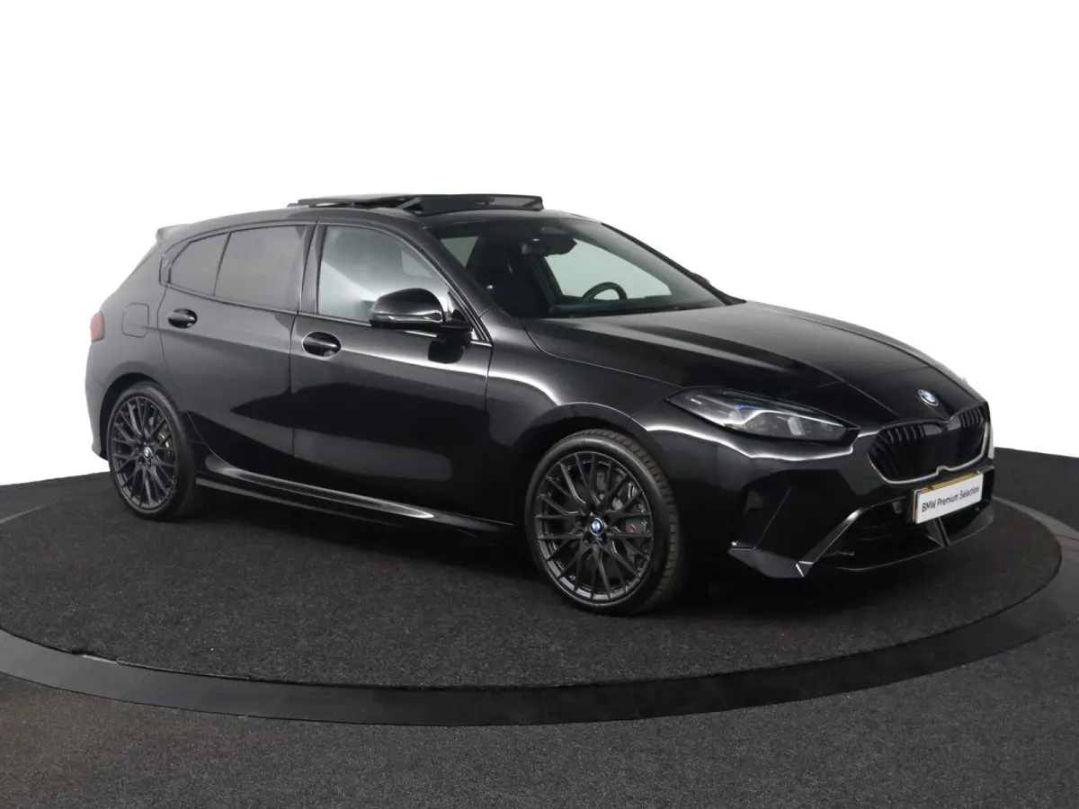 123 xDrive M Sport Pro | Glazen Panoramadak | M Compound Remmen | M Sportstoelen Alcantara Elektrisch | Harman Kardon | Head-Up | Stuur- & Stoelverwarming