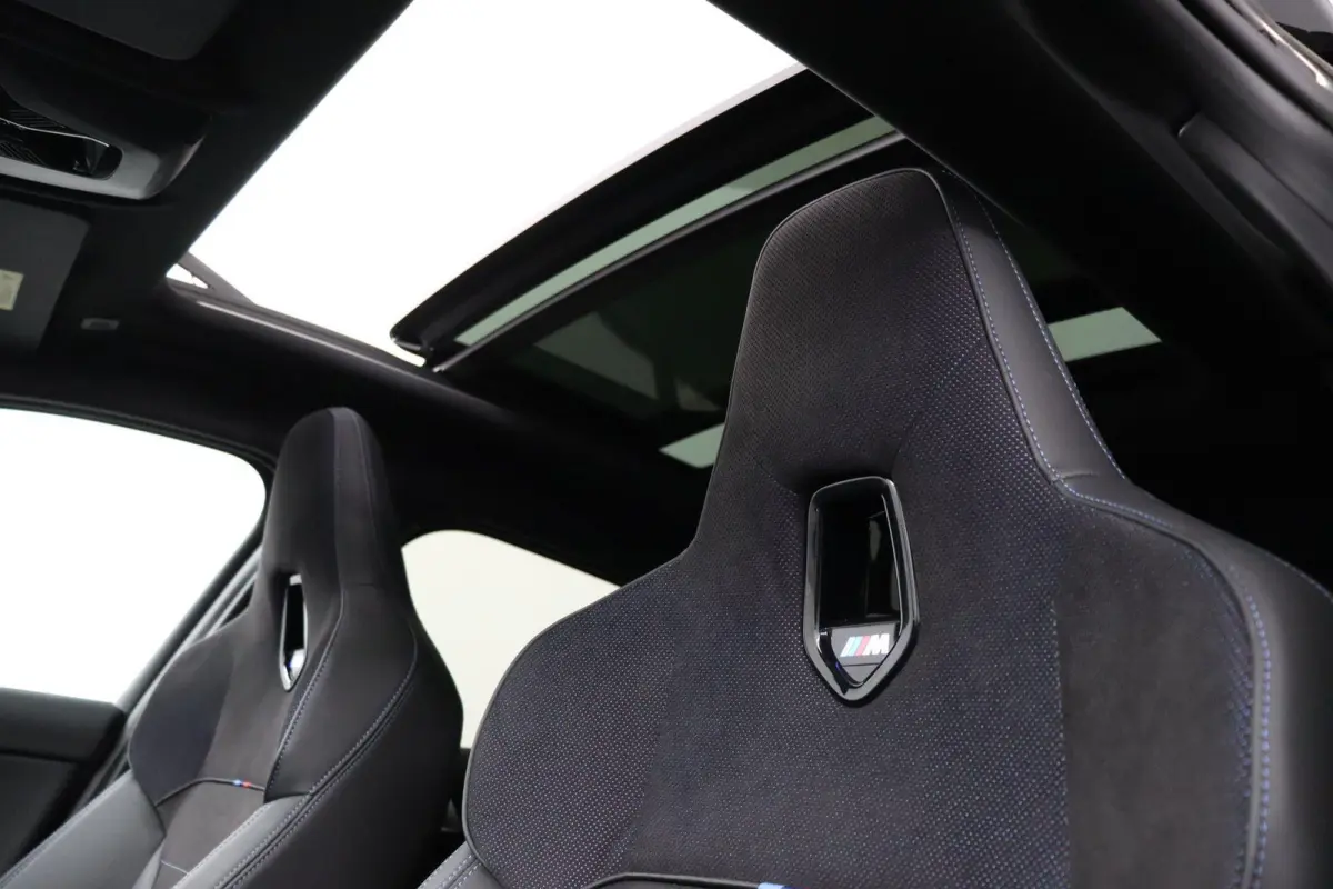 123 xDrive M Sport Pro | Glazen Panoramadak | M Compound Remmen | M Sportstoelen Alcantara Elektrisch | Harman Kardon | Head-Up | Stuur- & Stoelverwarming