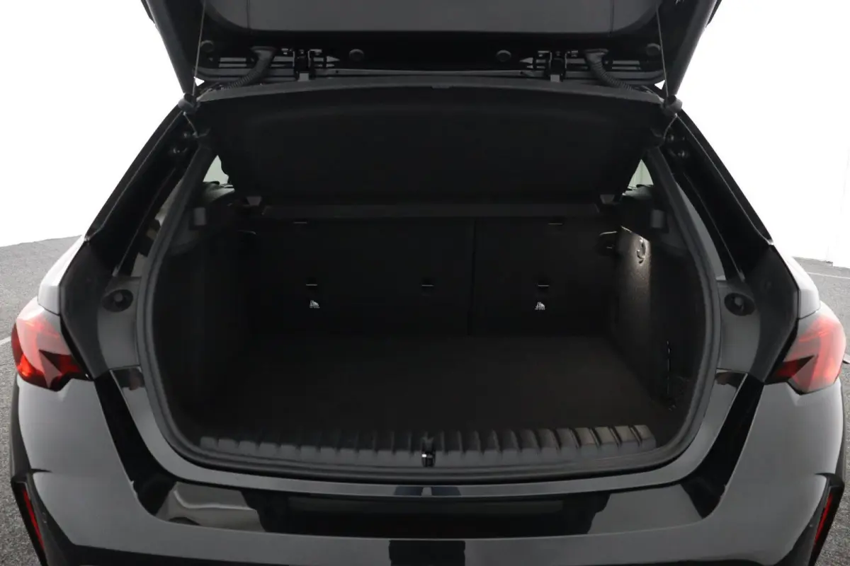 123 xDrive M Sport Pro | Glazen Panoramadak | M Compound Remmen | M Sportstoelen Alcantara Elektrisch | Harman Kardon | Head-Up | Stuur- & Stoelverwarming