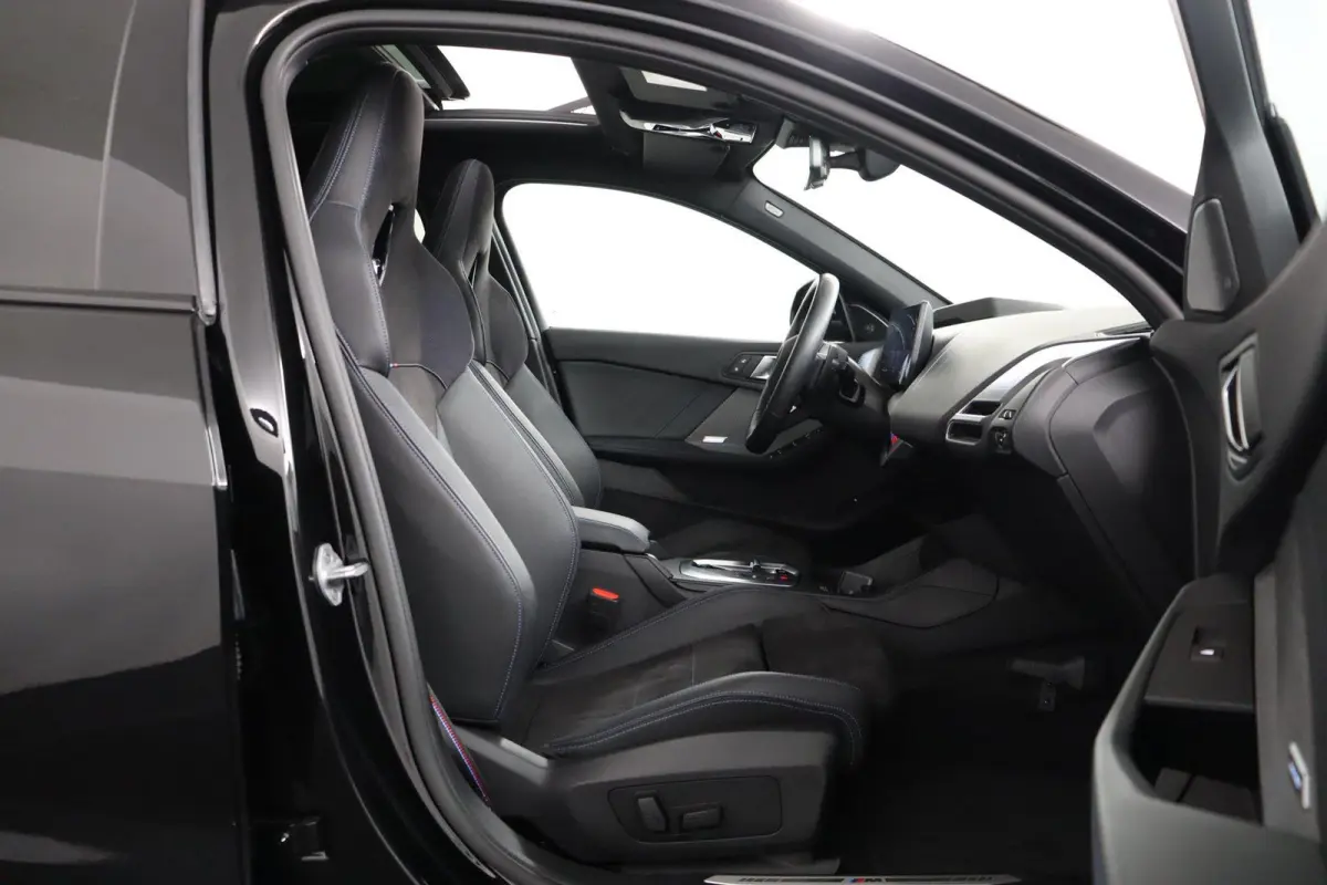 123 xDrive M Sport Pro | Glazen Panoramadak | M Compound Remmen | M Sportstoelen Alcantara Elektrisch | Harman Kardon | Head-Up | Stuur- & Stoelverwarming