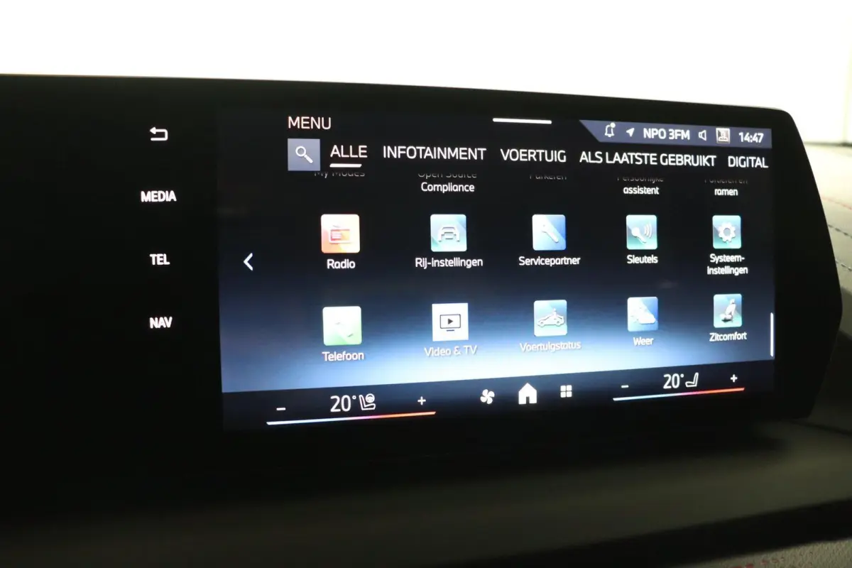 123 xDrive M Sport Pro | Glazen Panoramadak | M Compound Remmen | M Sportstoelen Alcantara Elektrisch | Harman Kardon | Head-Up | Stuur- & Stoelverwarming