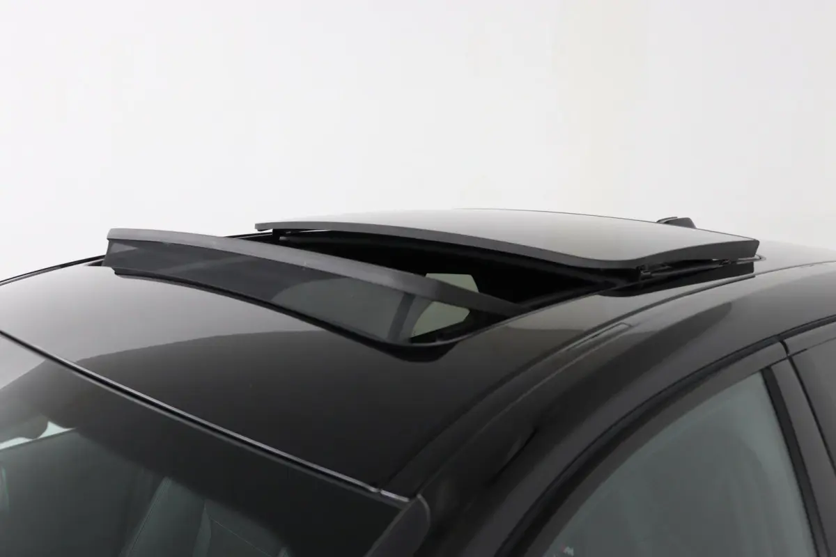 123 xDrive M Sport Pro | Glazen Panoramadak | M Compound Remmen | M Sportstoelen Alcantara Elektrisch | Harman Kardon | Head-Up | Stuur- & Stoelverwarming