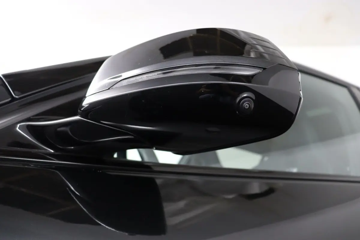 123 xDrive M Sport Pro | Glazen Panoramadak | M Compound Remmen | M Sportstoelen Alcantara Elektrisch | Harman Kardon | Head-Up | Stuur- & Stoelverwarming