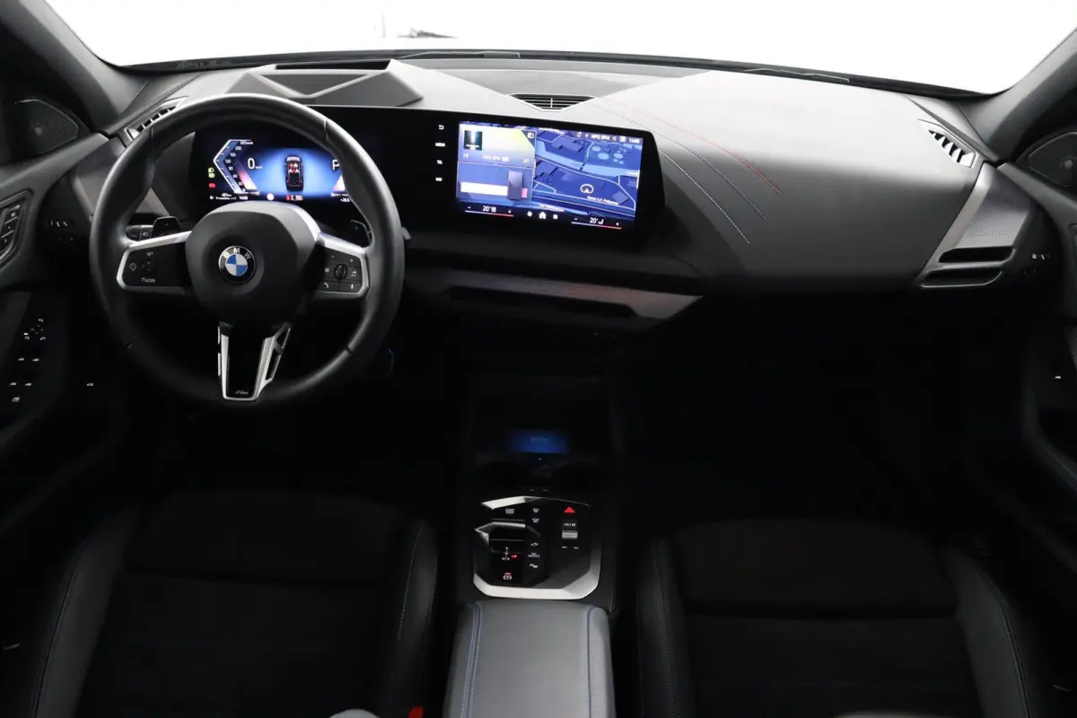 123 xDrive M Sport Pro | Glazen Panoramadak | M Compound Remmen | M Sportstoelen Alcantara Elektrisch | Harman Kardon | Head-Up | Stuur- & Stoelverwarming