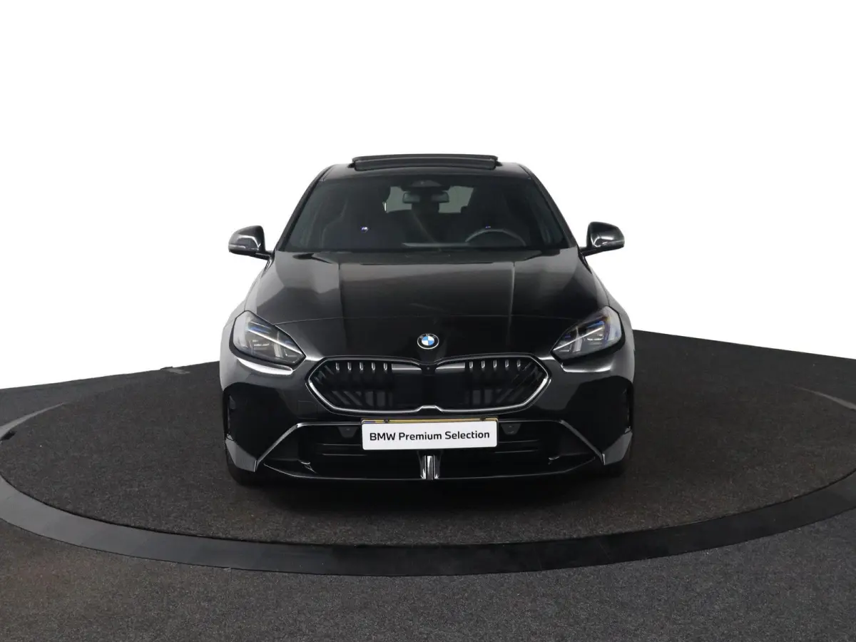 123 xDrive M Sport Pro | Glazen Panoramadak | M Compound Remmen | M Sportstoelen Alcantara Elektrisch | Harman Kardon | Head-Up | Stuur- & Stoelverwarming