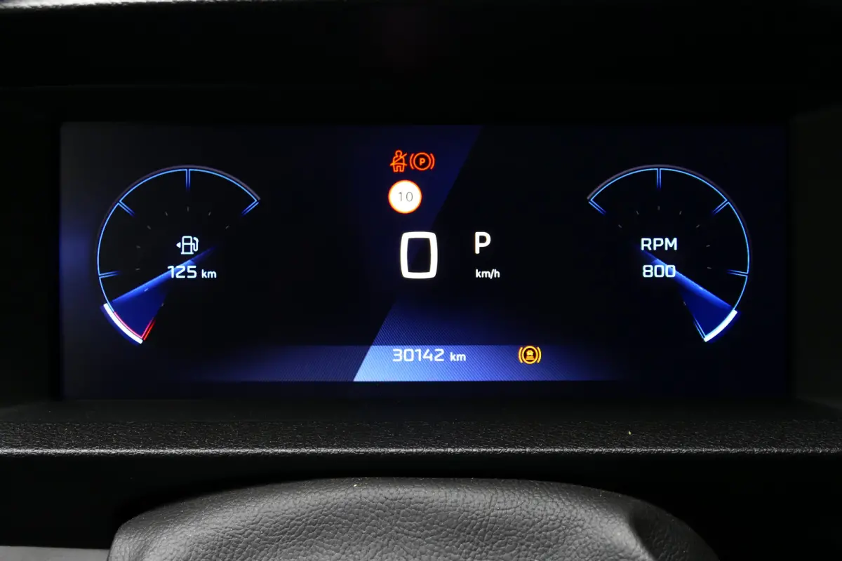 2.0 BLUEHDI 180PK DC 5-ZITS AUTOMAAT / CAMERA / TREKHAAK / STOEL-STUURVERWARMING / KEYLESS / LED / 17" LMV / GLAS-LOOK / NAVI / CLIMA / PDC / BLUETOOTH / CRUISECONTROL / 1E EIGENAAR / SCHITT