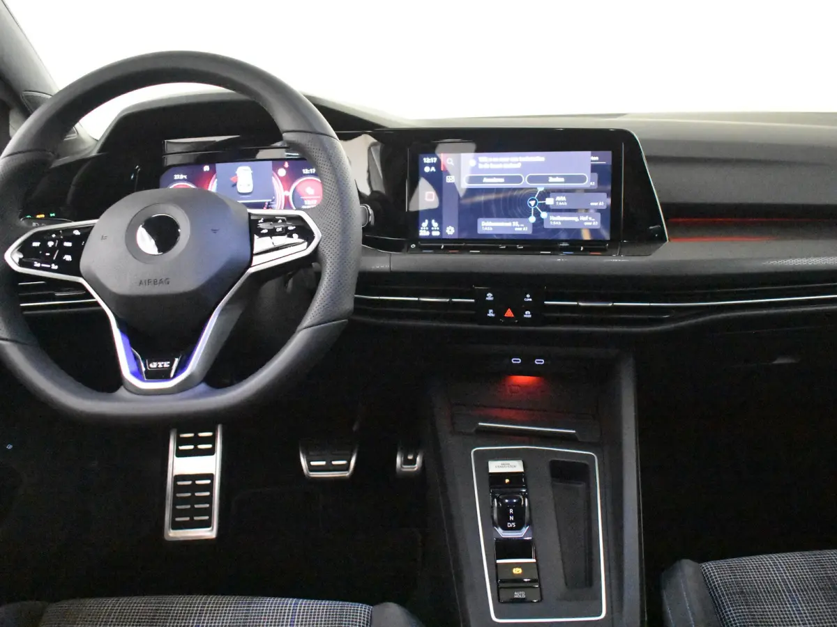 1.4 eHybrid GTE l Pano Dak l Matrix IQ Light l Keyless Entry l Dodehoek detectie | Stoel en Stuurverwarming l Adaptive Cr Control l Camera l DAB | Navi | 19" LMV