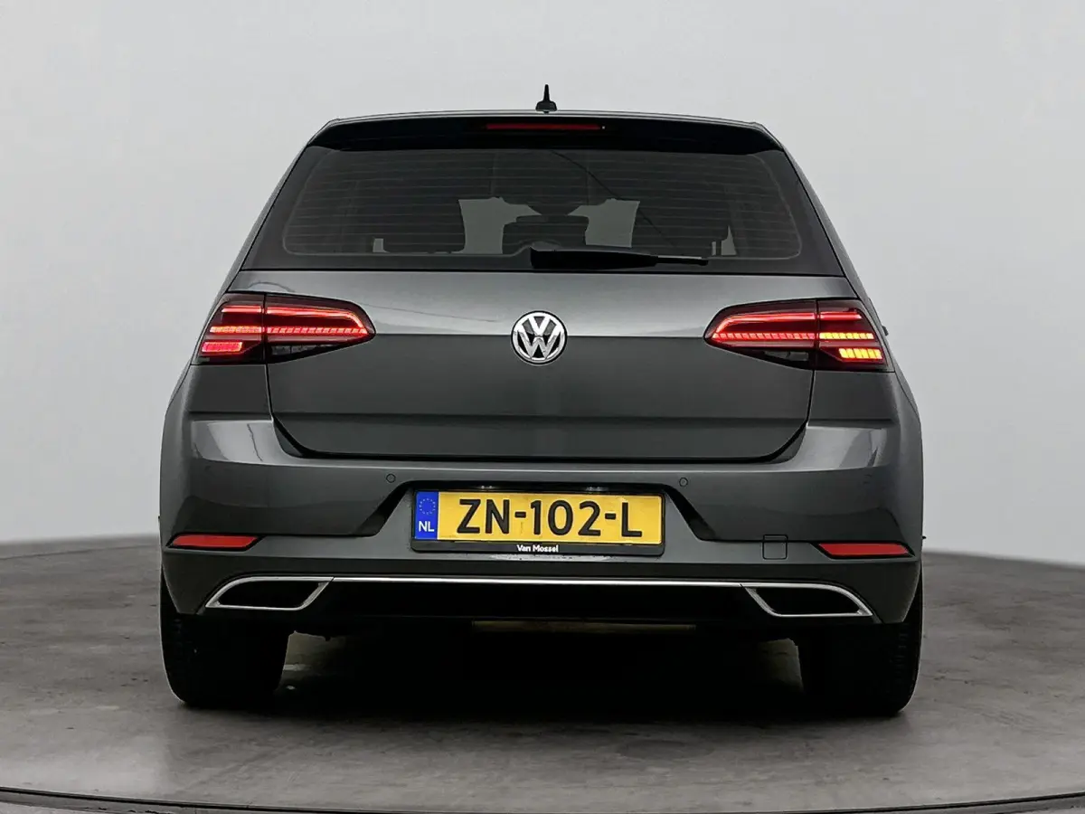 1.6 TDI Highline | CAMERA | STOELVERWARMING | PARKEERSENSOREN V+A | DODEHOEK DETECTIE | DIGITAAL DASHBOARD | CLIMATE CONTROL | LED | ERGONOMISCH STOEL | APPLE CARPLAY / ANDROID AUTO |