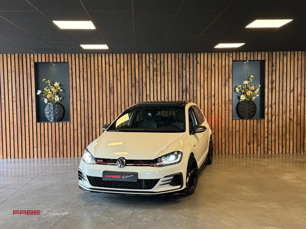 2.0 TSI GTI TCR / Pano / Dynaudio / Keyless / Camera / ACC / Virtual