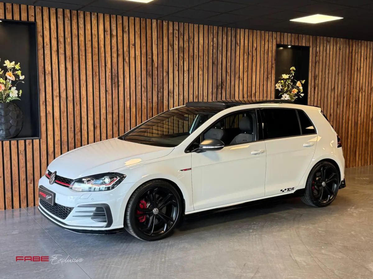 2.0 TSI GTI TCR / Pano / Dynaudio / Keyless / Camera / ACC / Virtual