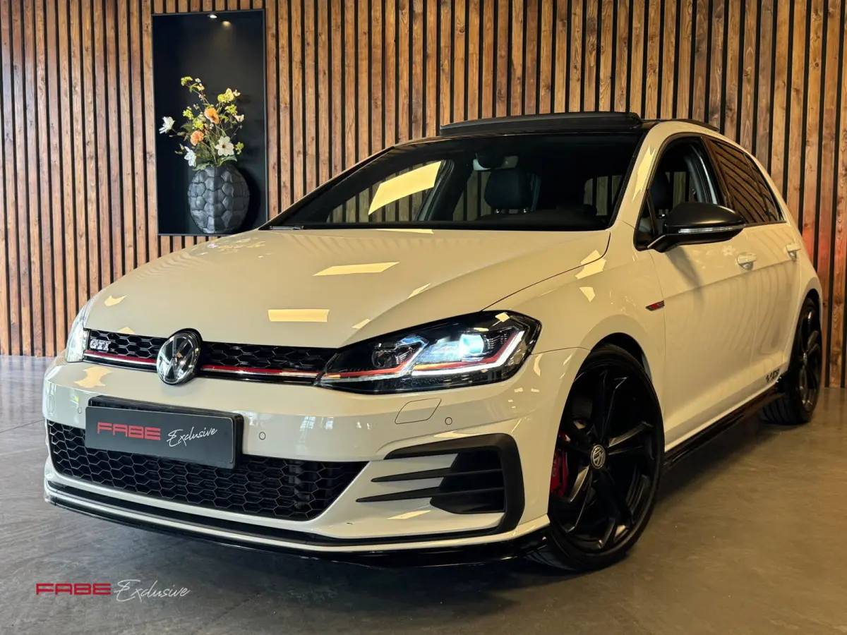 2.0 TSI GTI TCR / Pano / Dynaudio / Keyless / Camera / ACC / Virtual