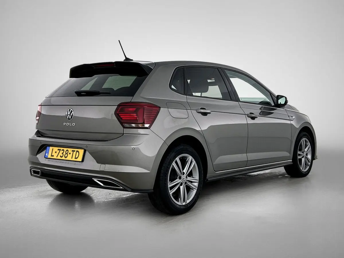 1.0 TSI R-Line Edition | 95 PK | Parkeersensoren | DAB+ Radio | Airco |