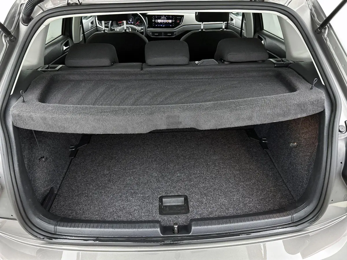 1.0 TSI R-Line Edition | 95 PK | Parkeersensoren | DAB+ Radio | Airco |