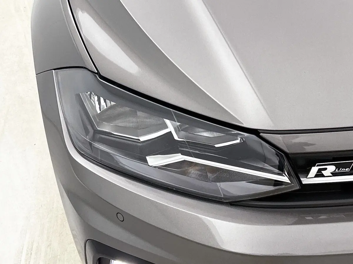 1.0 TSI R-Line Edition | 95 PK | Parkeersensoren | DAB+ Radio | Airco |