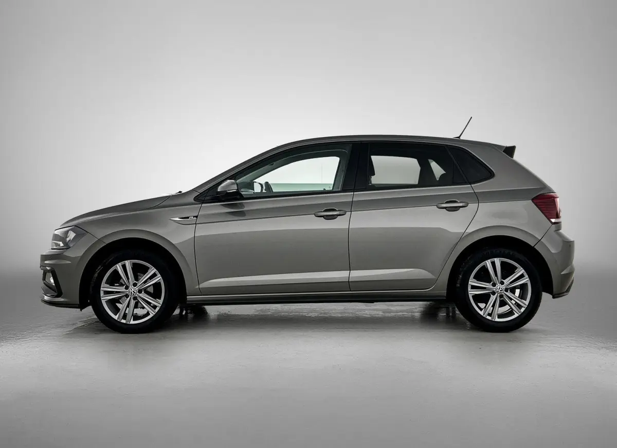 1.0 TSI R-Line Edition | 95 PK | Parkeersensoren | DAB+ Radio | Airco |