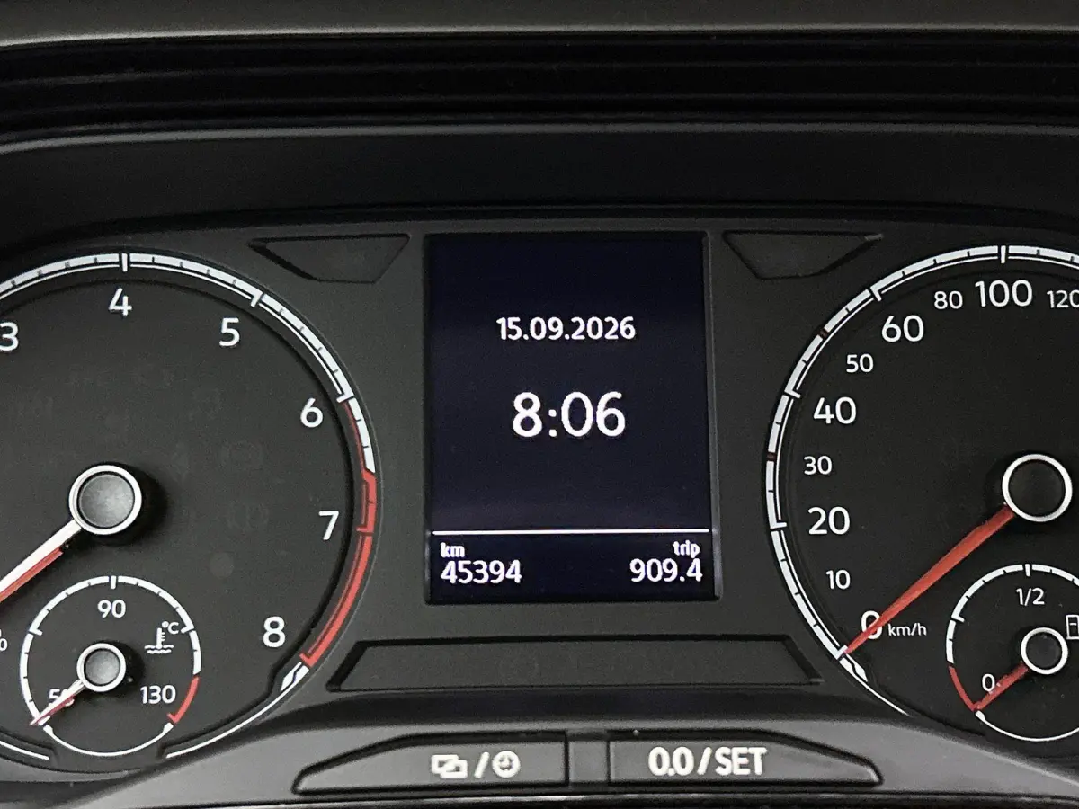 1.0 TSI R-Line Edition | 95 PK | Parkeersensoren | DAB+ Radio | Airco |