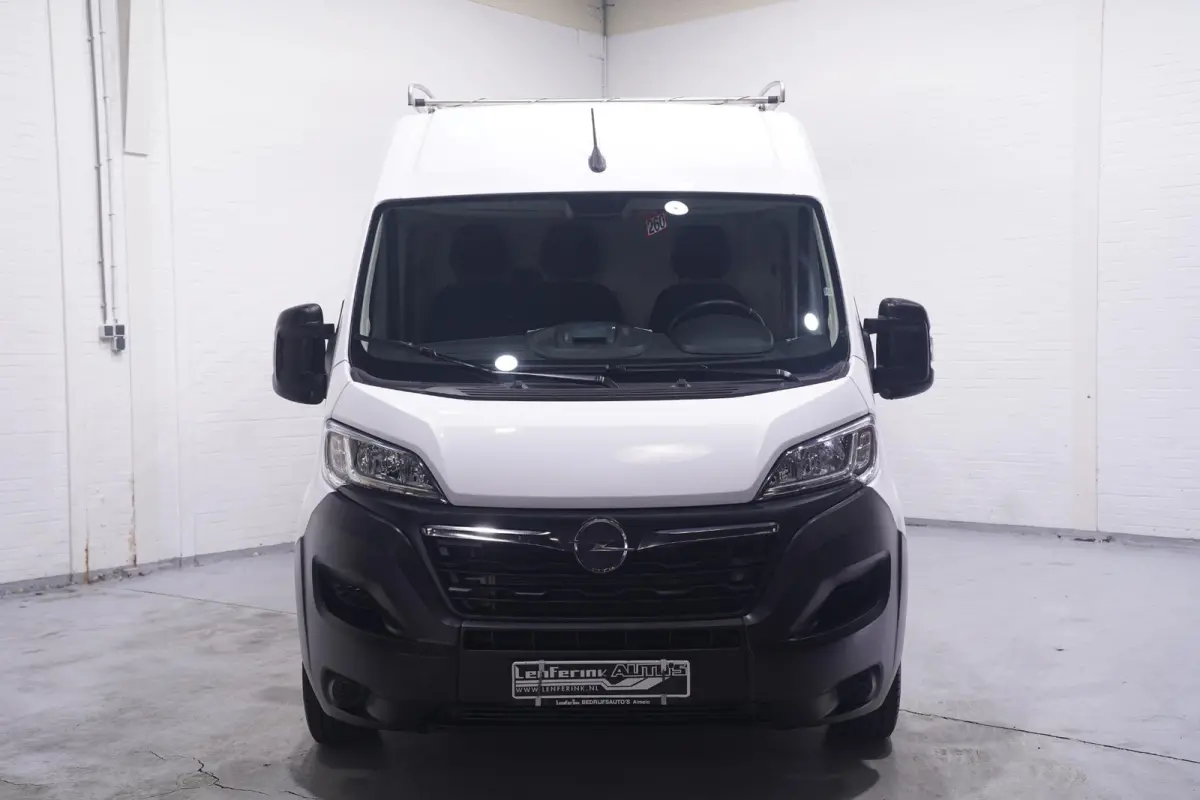 2.2D 140 pk L3H2 Imperiaal met Trap, Trekhaak Airco ECC, Apple Carplay, Camera, Cruise Control, PDC achter, 3-Zits