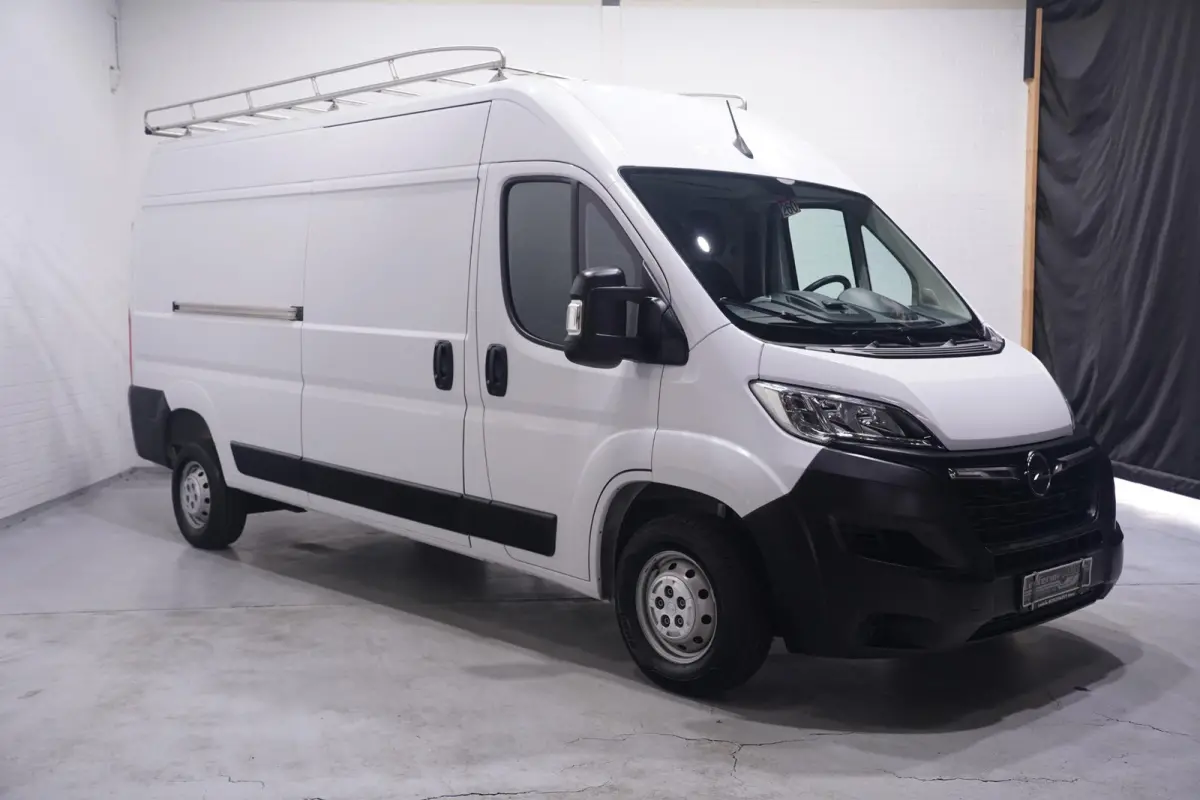 2.2D 140 pk L3H2 Imperiaal met Trap, Trekhaak Airco ECC, Apple Carplay, Camera, Cruise Control, PDC achter, 3-Zits