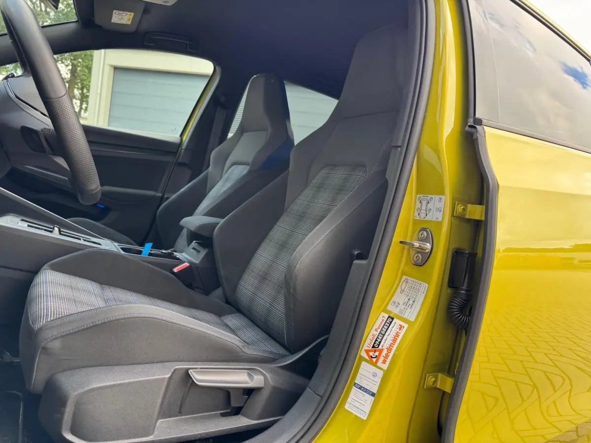 1.4 eHybrid GTE 245PK | Digital Cockpit | Sportstoelen | LED | Stuur/Stoelverwarming | Camera | CarPlay | Adaptive Cruise | Navigatie | Climate