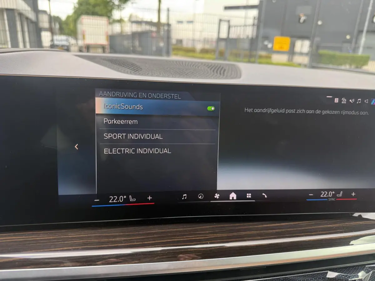 xDrive50e PANO HEAD UP LUCHTVERING