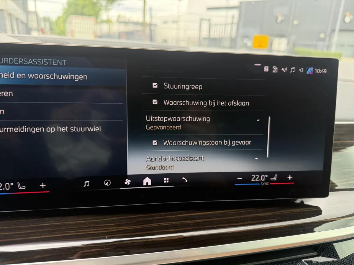 xDrive50e PANO HEAD UP LUCHTVERING
