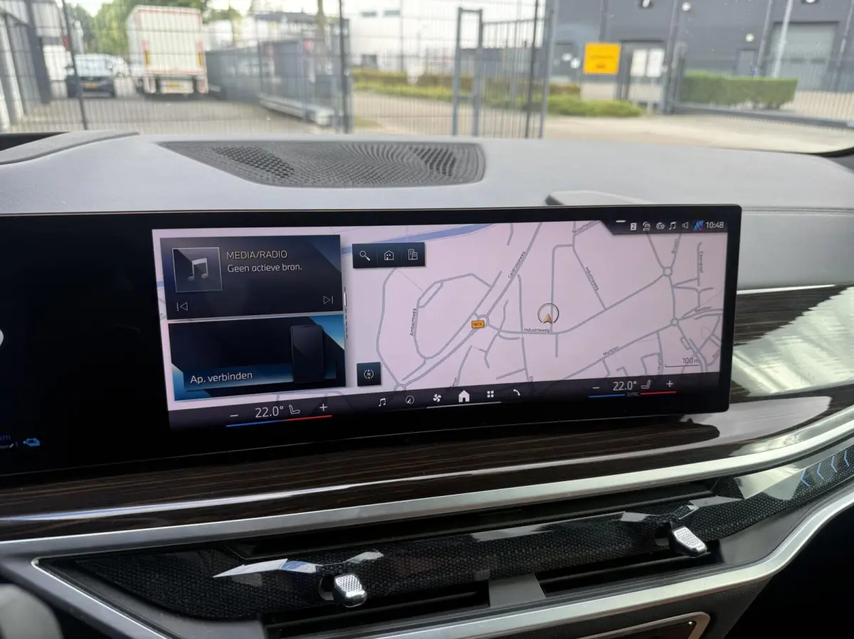 xDrive50e PANO HEAD UP LUCHTVERING