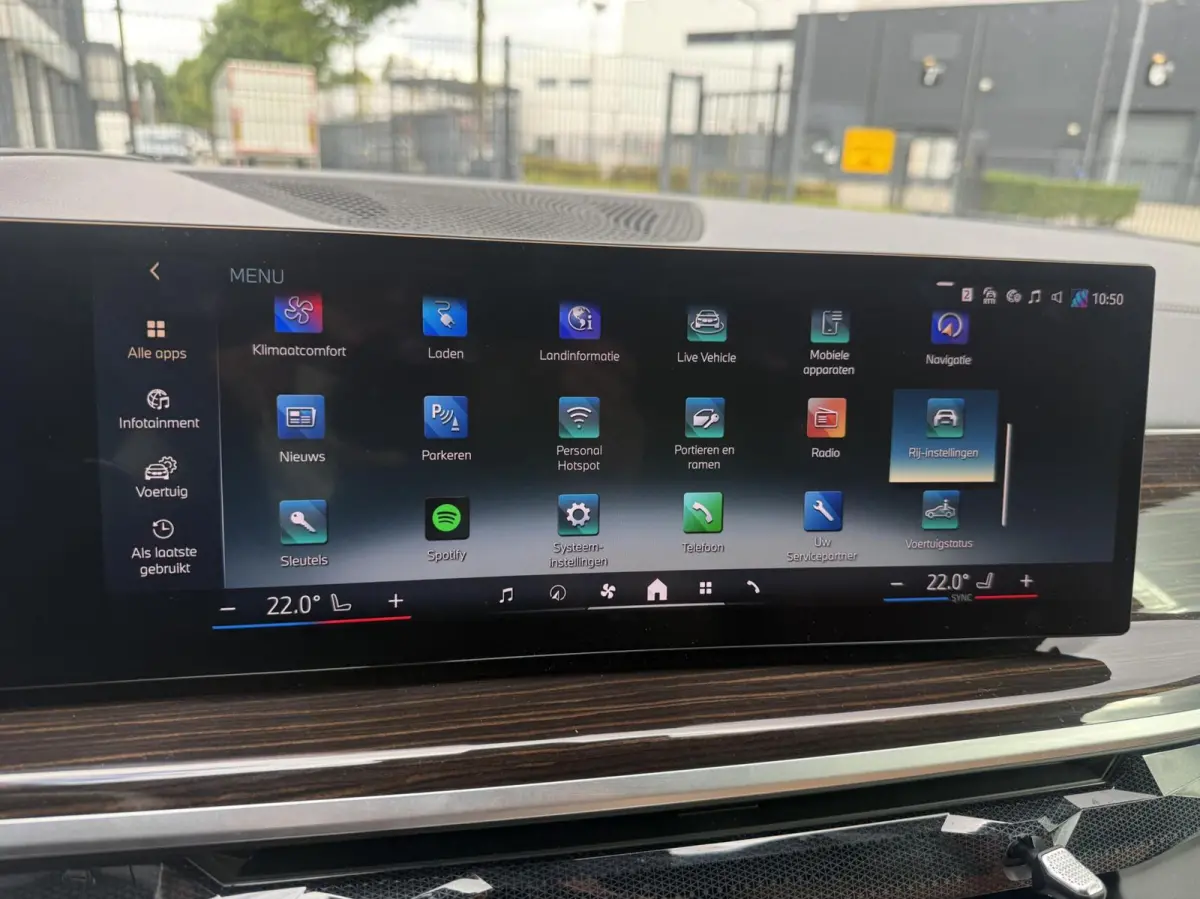 xDrive50e PANO HEAD UP LUCHTVERING