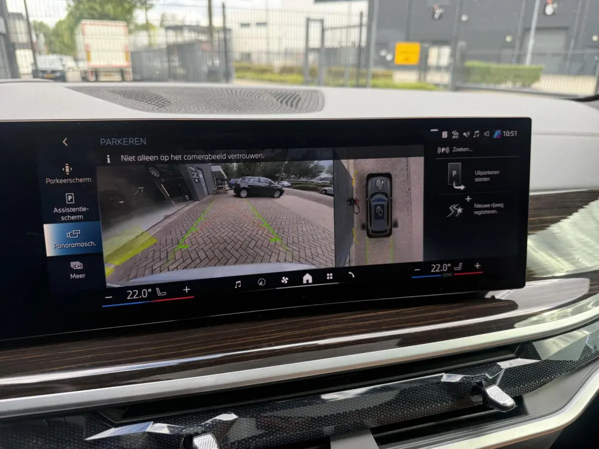xDrive50e PANO HEAD UP LUCHTVERING