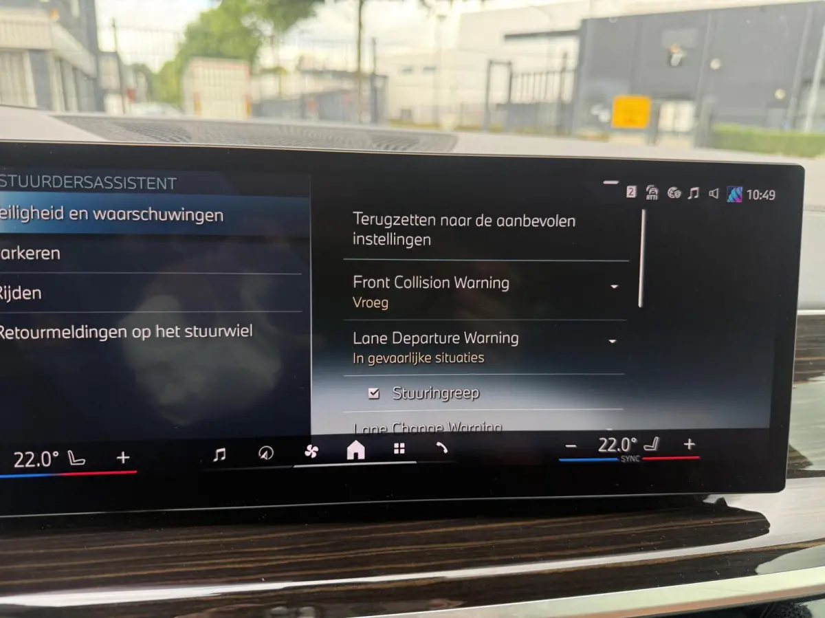 xDrive50e PANO HEAD UP LUCHTVERING