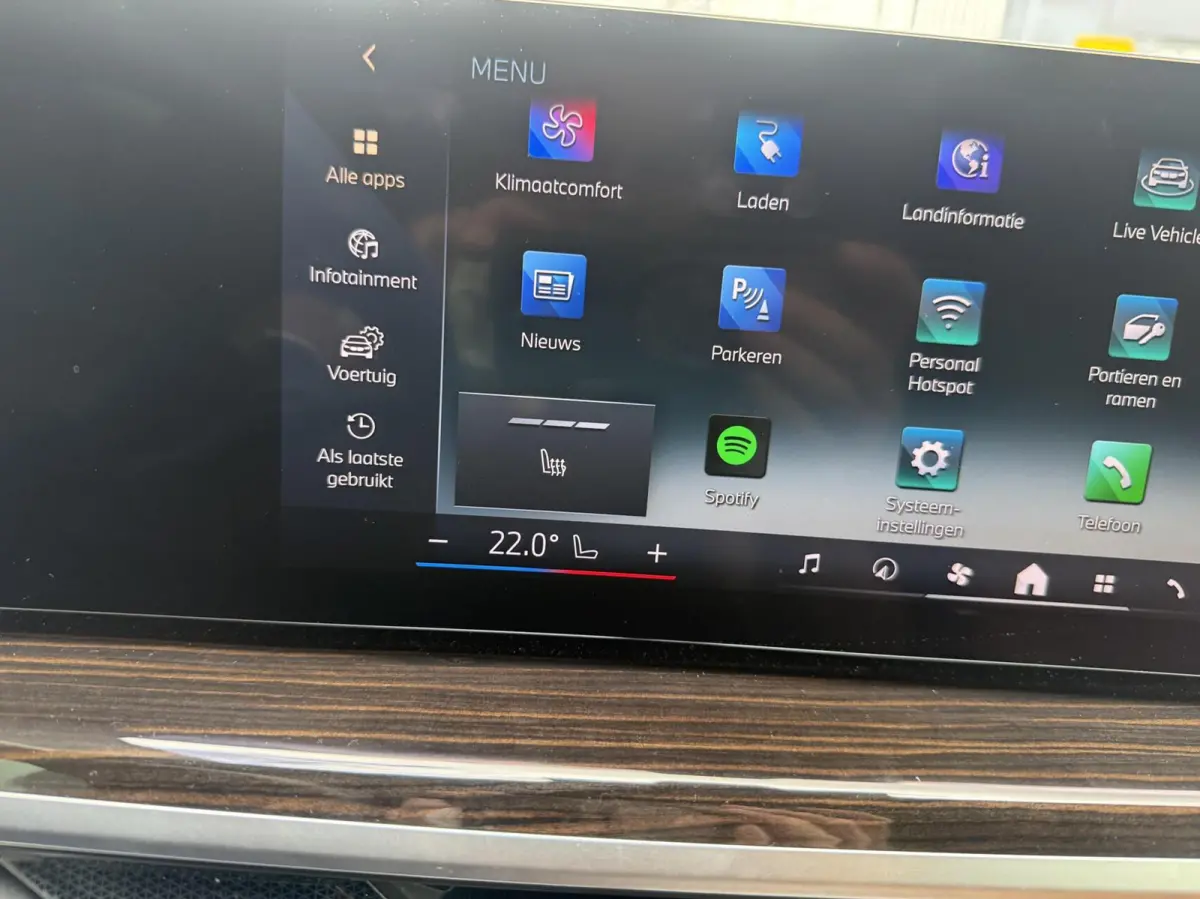 xDrive50e PANO HEAD UP LUCHTVERING