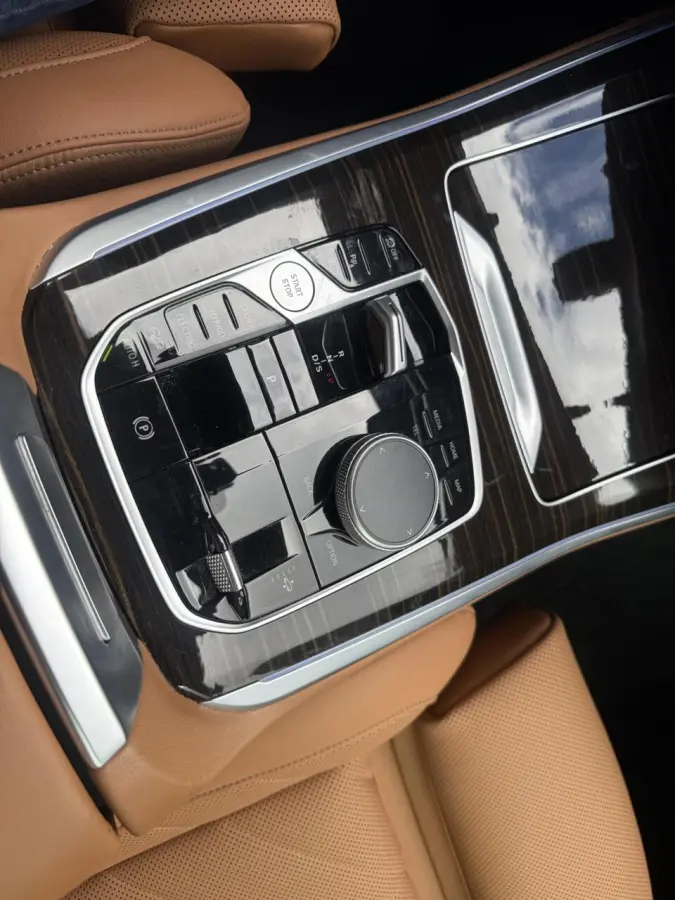 xDrive50e PANO HEAD UP LUCHTVERING