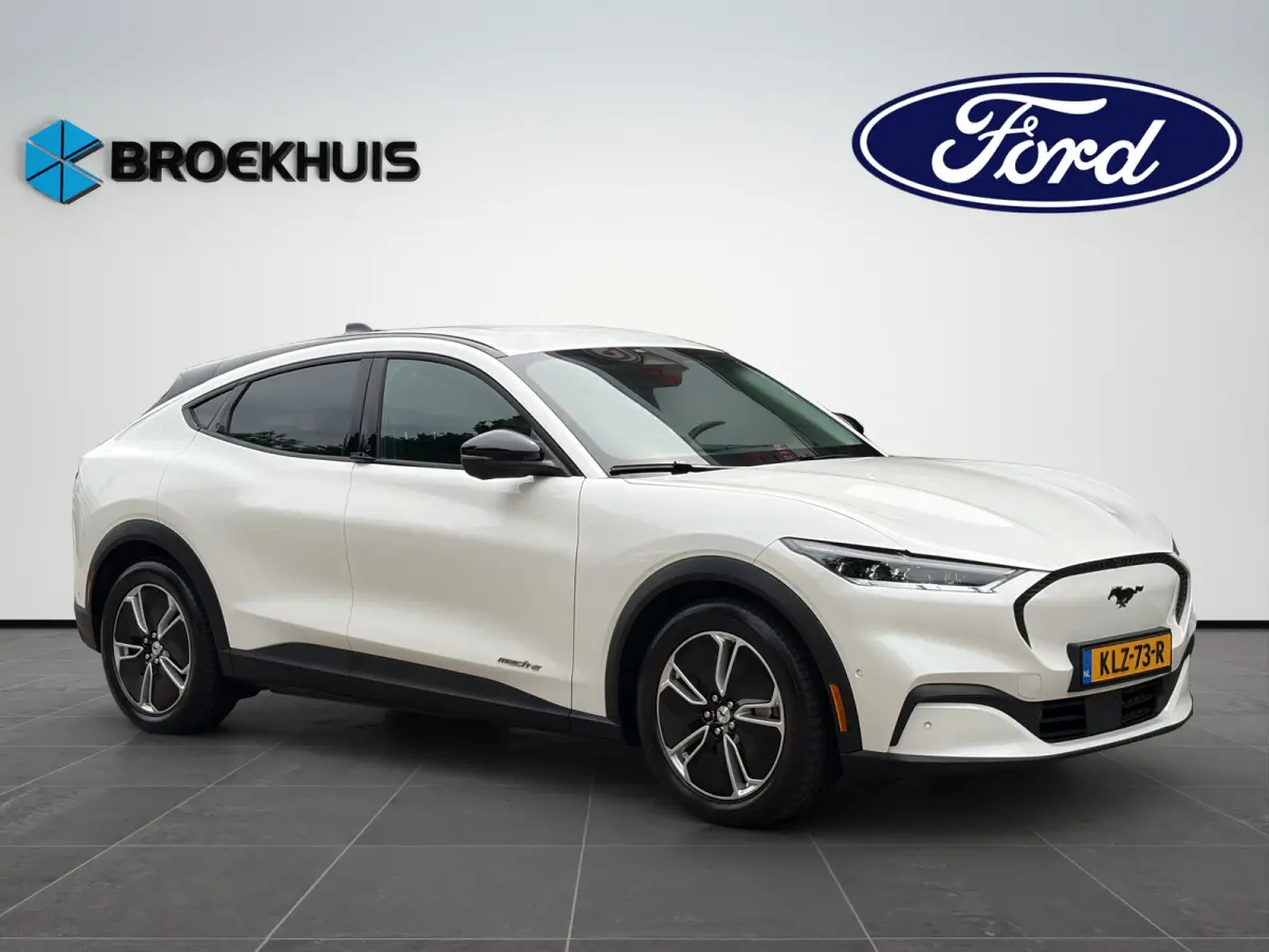RWD 75 kWh 269pk | Camera v&a | Adaptive Cruise | Winter Pack | Star White Metallic |