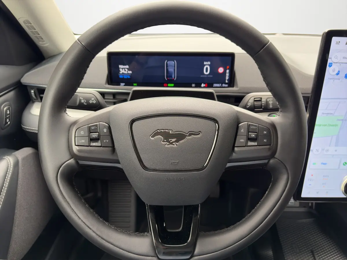 RWD 75 kWh 269pk | Camera v&a | Adaptive Cruise | Winter Pack | Star White Metallic |