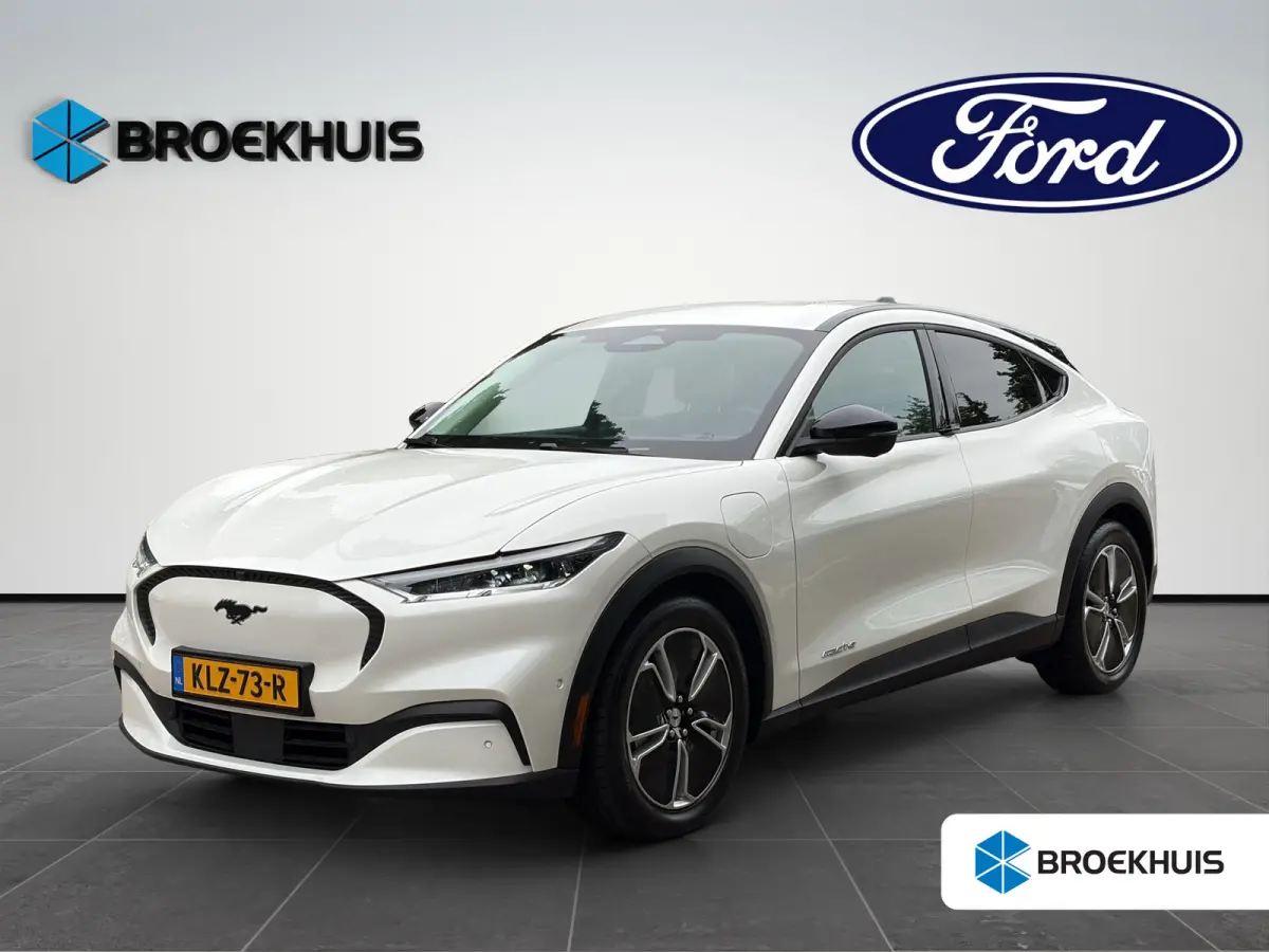 RWD 75 kWh 269pk | Camera v&a | Adaptive Cruise | Winter Pack | Star White Metallic |
