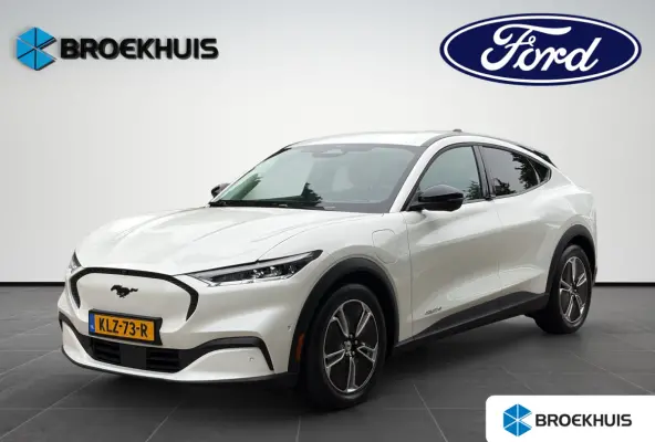 RWD 75 kWh 269pk | Camera v&a | Adaptive Cruise | Winter Pack | Star White Metallic |