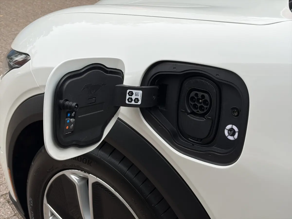 RWD 75 kWh 269pk | Camera v&a | Adaptive Cruise | Winter Pack | Star White Metallic |